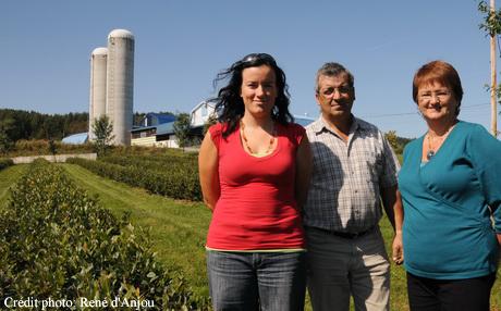 Photo des agriculteurs de la Ferme G. Pomerleau